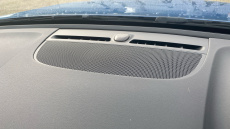 Volvo Xc40 2.0 T4 R DESIGN Pro 5dr AWD Geartronic Petrol Estate